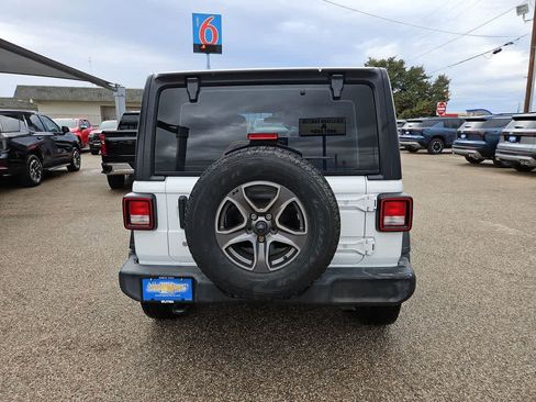 Used 2018 Jeep Wrangler Unlimited Sport AWD/4WD image 7