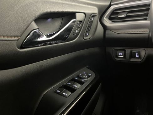 Used 2021 GMC Acadia AT4 w/ Preferred Package image 25