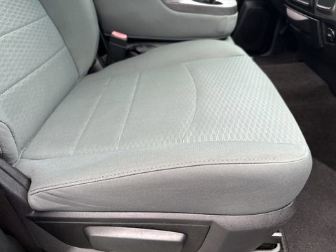 Used 2015 RAM 1500 Express RWD image 33