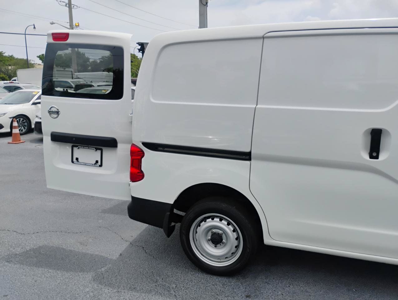 Used 2020 Nissan NV200 S w/ Back Door Glass Package FWD image 15