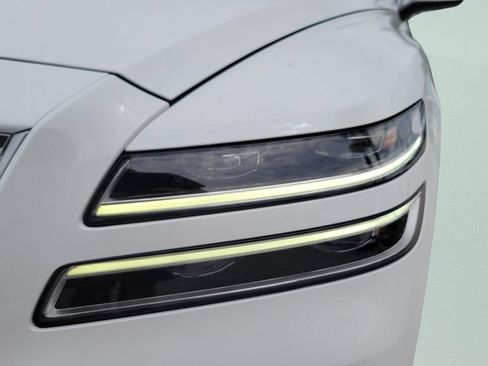 Used 2023 Genesis GV80 3.5T AWD/4WD image 25