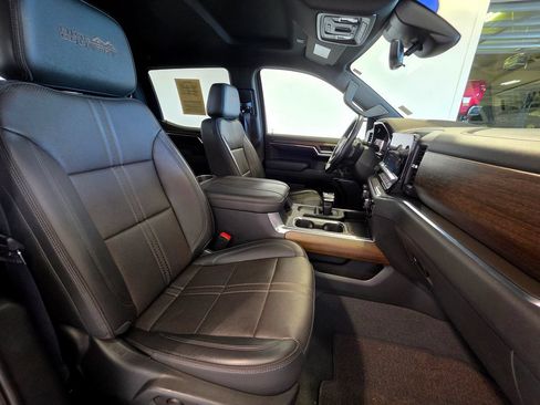 Used 2023 Chevrolet Silverado 1500 High Country w/ Technology Package AWD/4WD image 82