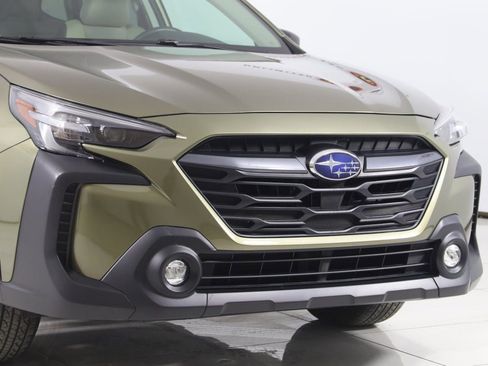 Used 2025 Subaru Outback Premium image 36