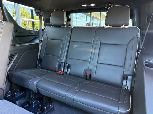 Used 2025 GMC Yukon Elevation AWD/4WD image 14