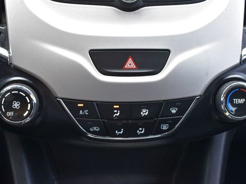 Used 2017 Chevrolet Cruze LS image 31