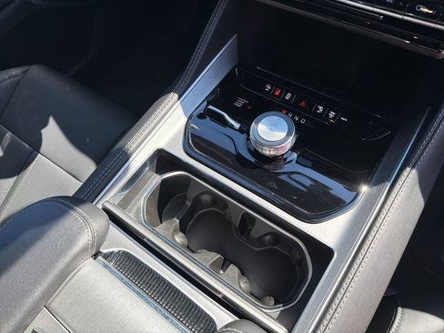 Used 2025 Jeep Wagoneer Series II image 15