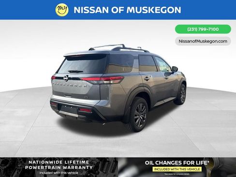 New 2026 Nissan Pathfinder SV image 7