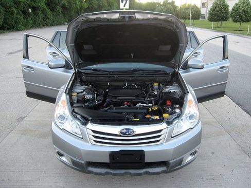 Used 2011 Subaru Outback 2.5i Premium AWD/4WD image 30
