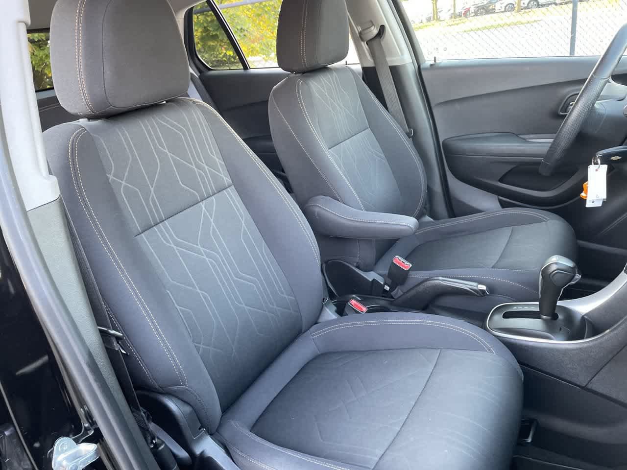 Used 2019 Chevrolet Trax LT FWD image 14