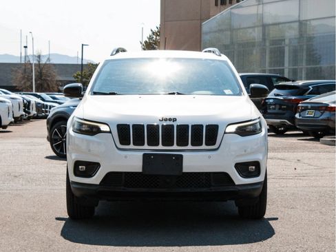 Used 2023 Jeep Cherokee Altitude Lux AWD/4WD image 2