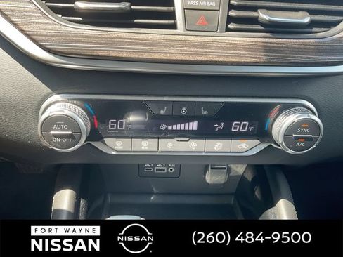 Used 2021 Nissan Altima 2.5 Platinum AWD/4WD image 18