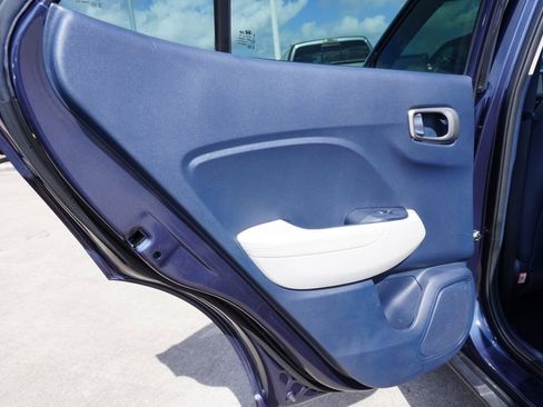 Used 2021 Hyundai Venue w/ Cargo Package image 19