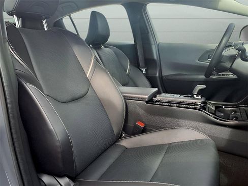 Used 2024 Toyota Prius XLE FWD image 20