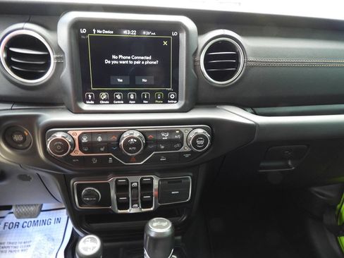 Used 2021 Jeep Wrangler Unlimited Sahara w/ Uconnect 4C Nav & Sound Group AWD/4WD image 43