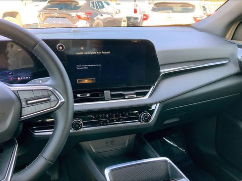 Used 2025 Chevrolet Equinox LT w/ Midnight Edition image 6