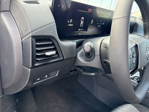 New 2027 Nissan Sentra SV FWD image 13