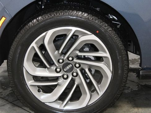 New 2027 Lincoln Navigator L Reserve RWD image 21