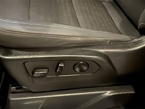 Used 2022 GMC Sierra 1500 Elevation image 24