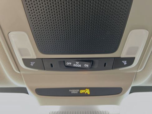 Used 2023 Honda HR-V LX image 21