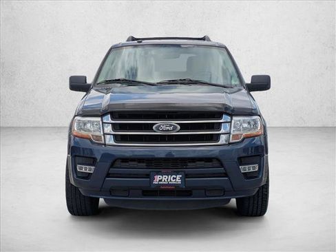 Used 2016 Ford Expedition XLT w/ Equipment Group 202A RWD image 2