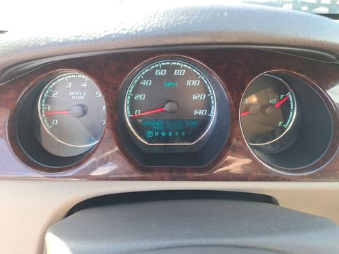 Used 2010 Buick Lucerne CXL image 20