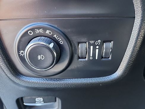 Certified 2024 Jeep Grand Cherokee Overland image 30