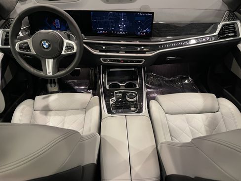 Certified 2024 BMW X7 xDrive40i w/ Executive Package AWD/4WD image 12