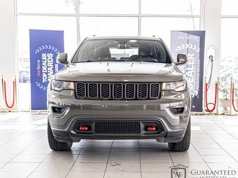 Used 2019 Jeep Grand Cherokee Trailhawk image 2