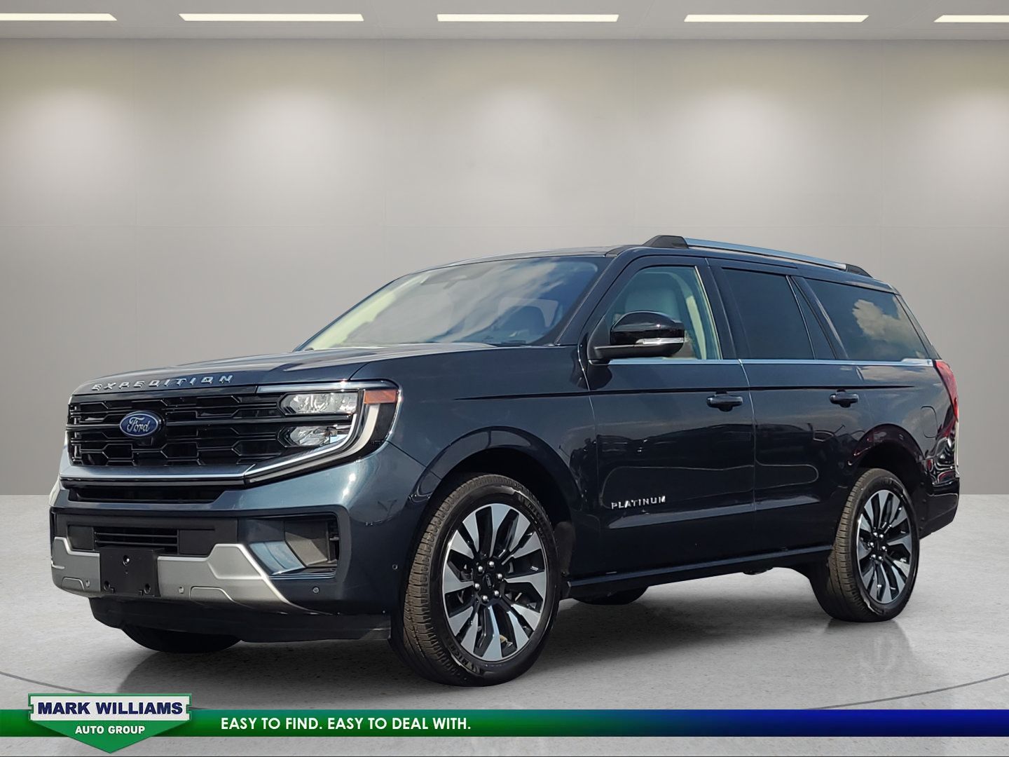Used 2025 Ford Expedition Platinum w/ Driver's Package AWD/4WD image 8