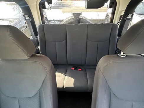 Used 2015 Jeep Wrangler Sport image 6