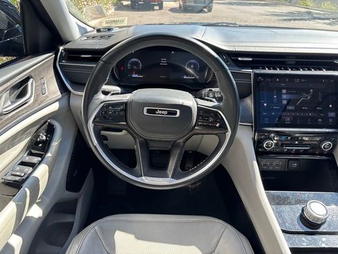 Used 2021 Jeep Grand Cherokee L Overland w/ Trailer Tow Group (B) image 9