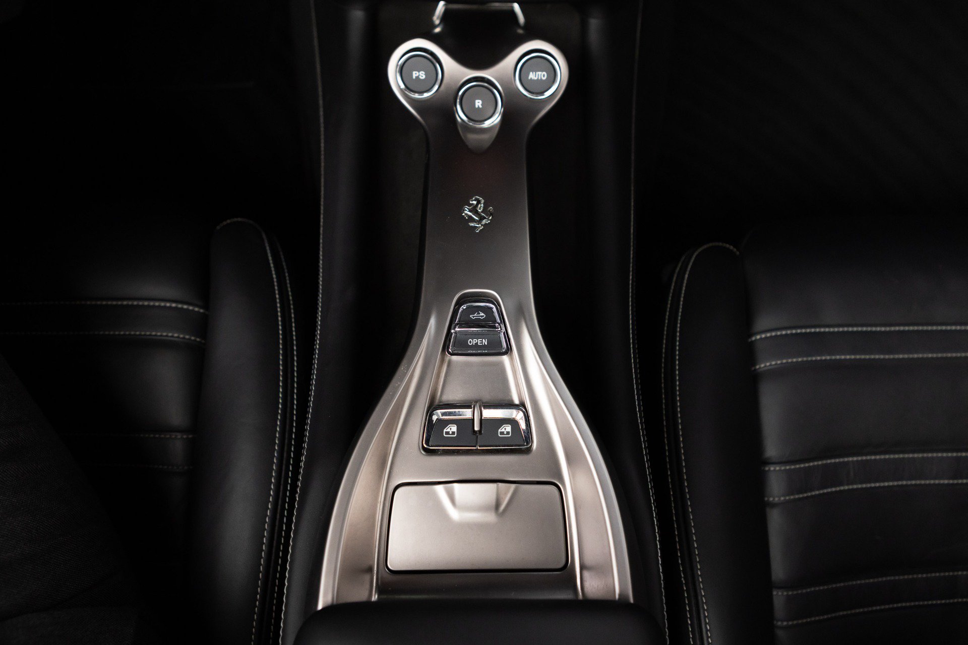 Used 2010 Ferrari California RWD image 84