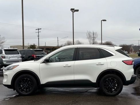 Certified 2022 Ford Escape SE w/ Cold Weather Package image 43