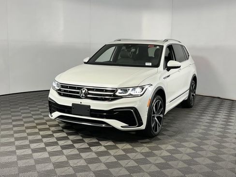 Used 2022 Volkswagen Tiguan SEL R-Line image 3