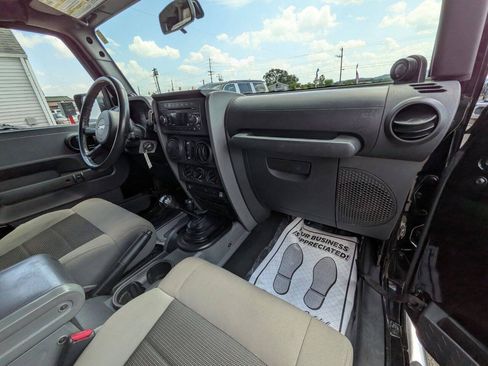 Used 2009 Jeep Wrangler Unlimited X AWD/4WD image 18