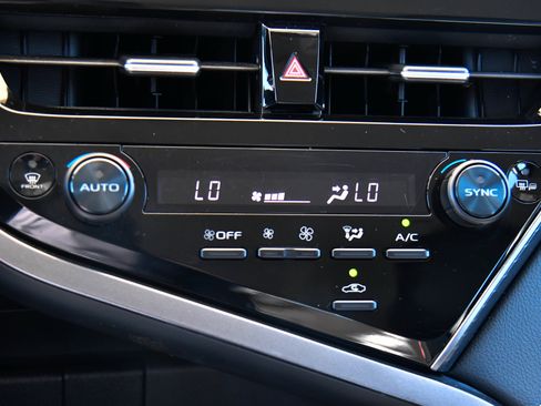 Used 2023 Toyota Camry SE FWD image 23