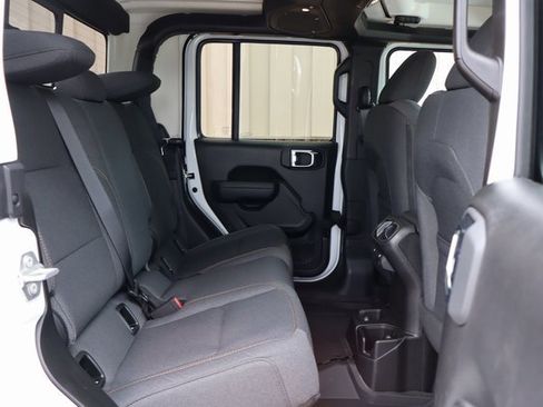 New 2025 Jeep Gladiator Sport image 42