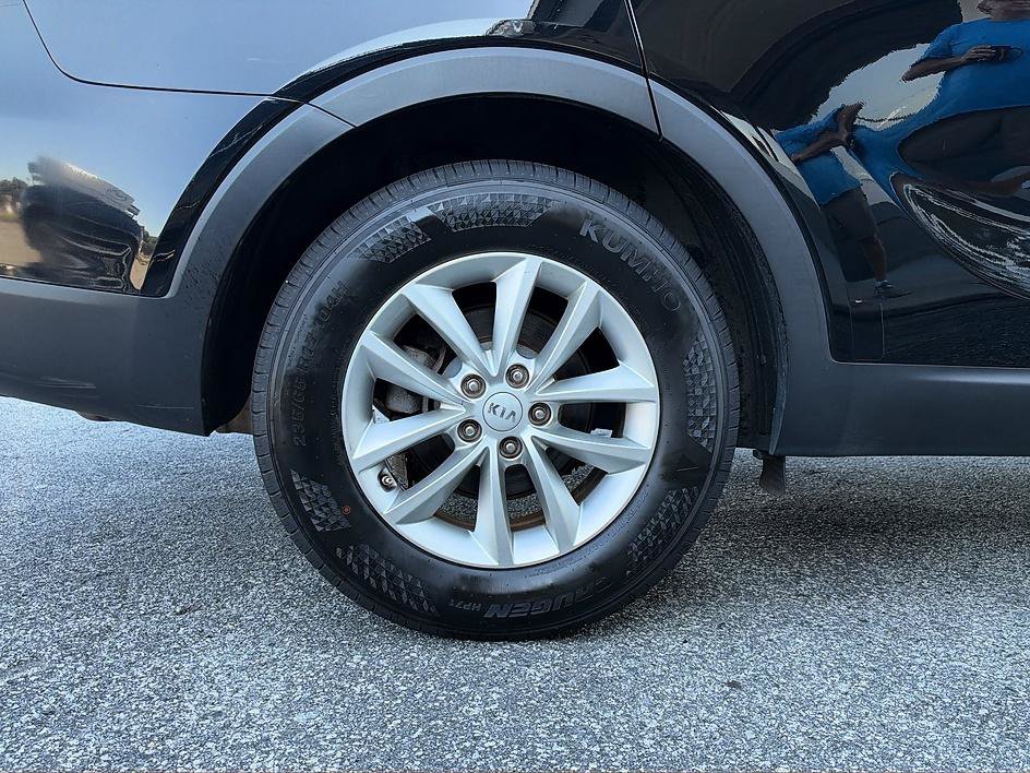 Used 2017 Kia Sorento AWD image 13