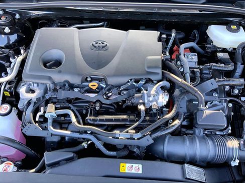 Used 2025 Toyota Camry SE FWD image 32