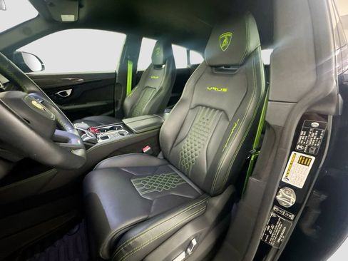 Used 2024 Lamborghini Urus Performante AWD/4WD image 22