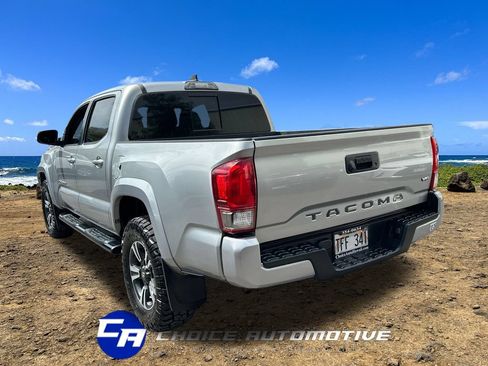 Used 2017 Toyota Tacoma TRD Sport RWD image 5