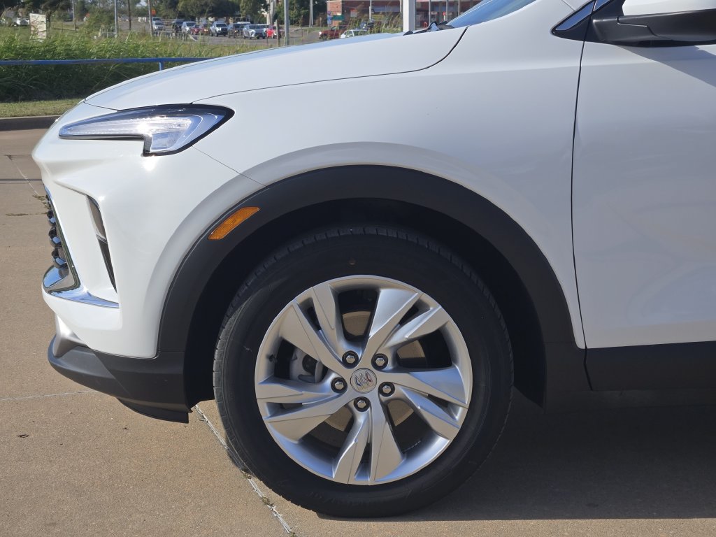 Used 2024 Buick Encore GX Preferred w/ Comfort Package FWD image 28