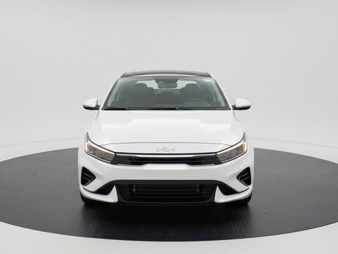 Used 2025 Kia K4 FWD image 2