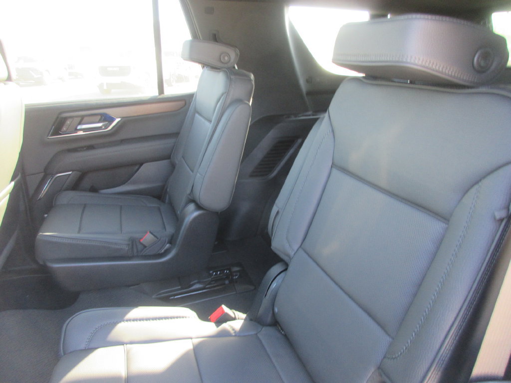 New 2027 GMC Yukon Denali w/ Sun & Power Step Package AWD/4WD image 12