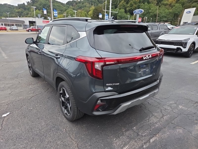 Used 2024 Kia Seltos EX AWD/4WD image 5