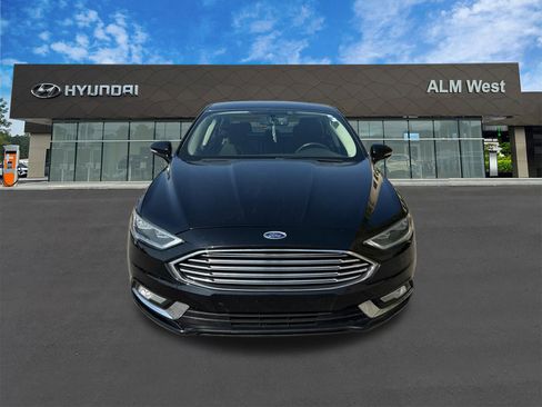 Used 2017 Ford Fusion SE image 2