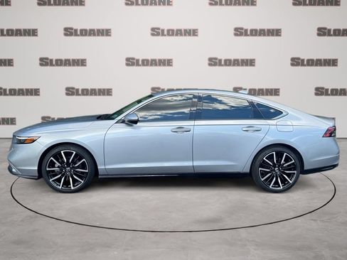 Used 2023 Honda Accord Touring image 2