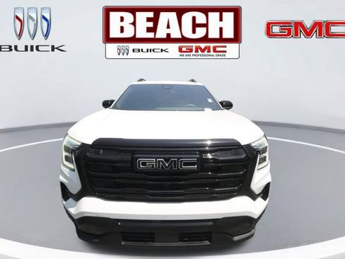 Used 2026 GMC Terrain Elevation w/ Elevation Premium Package FWD image 8