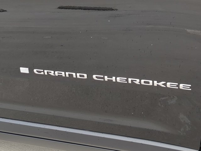 New 2027 Jeep Grand Cherokee Limited RWD image 13
