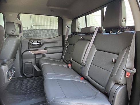 Used 2022 GMC Sierra 1500 SLT AWD/4WD image 17
